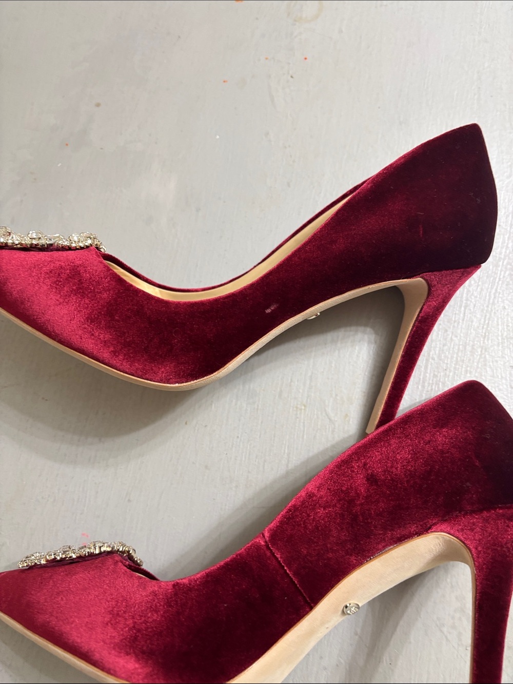Badgley Mischka Burgundy Velvet Pointed Toe Pumps with Crystal Buckle Accent 10 - Picture 9 of 10